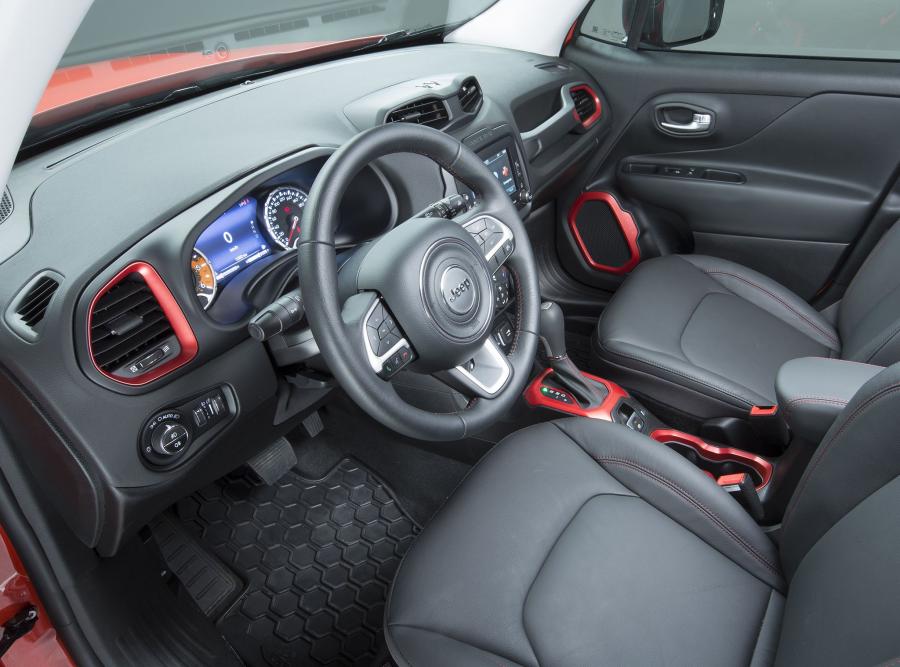 Интерьер Jeep Renegade Trailhawk (BU) 2014 года  (WW) (фото 27 из 42)